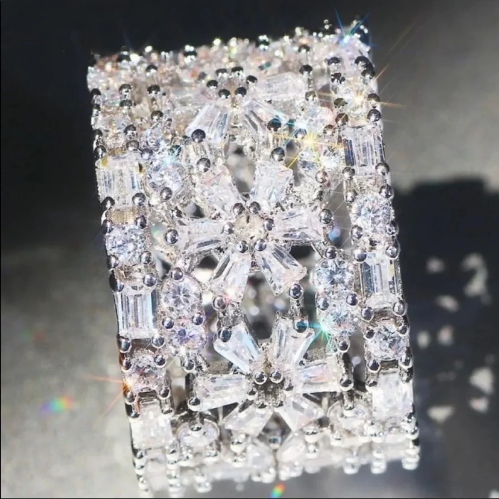 💯 NEW 18 CT 925 STERLING SILVER DIAMOND RING, CUTE RING, SHINY RING. - Picture 4 of 6